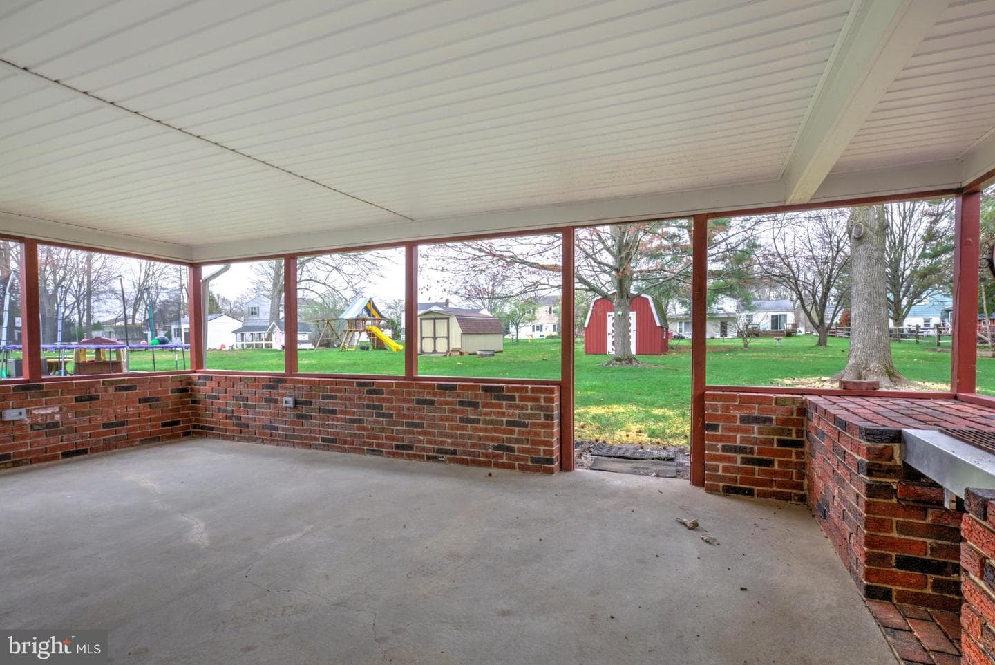 1118 Emerald Avenue photo 40