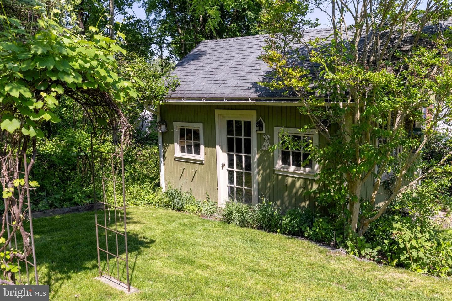 950 Bradfield Road photo 39