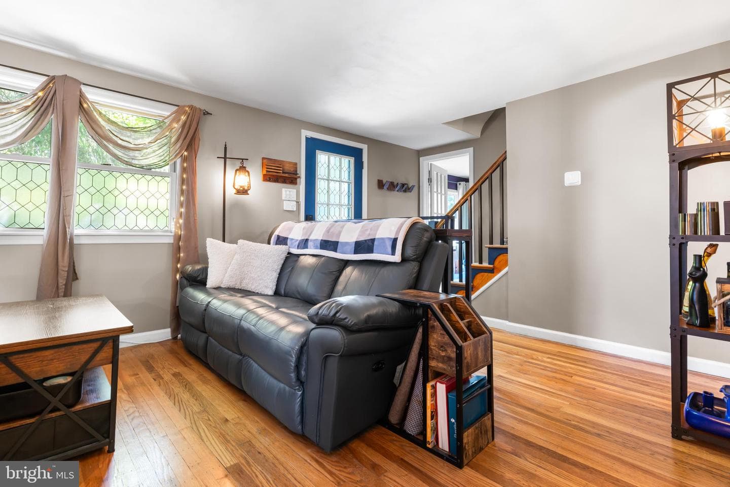 950 Bradfield Road photo 5