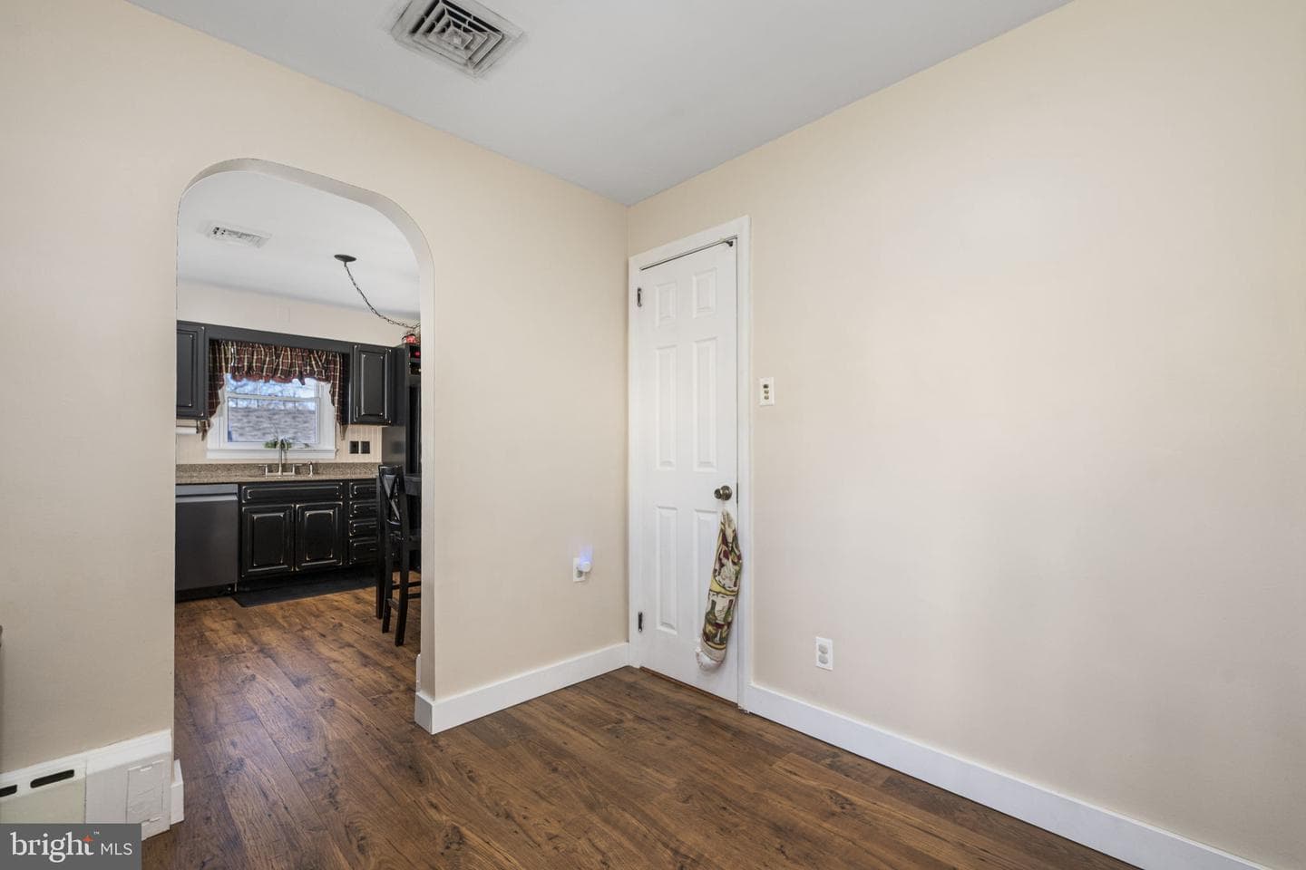 1243 Pine Street photo 9