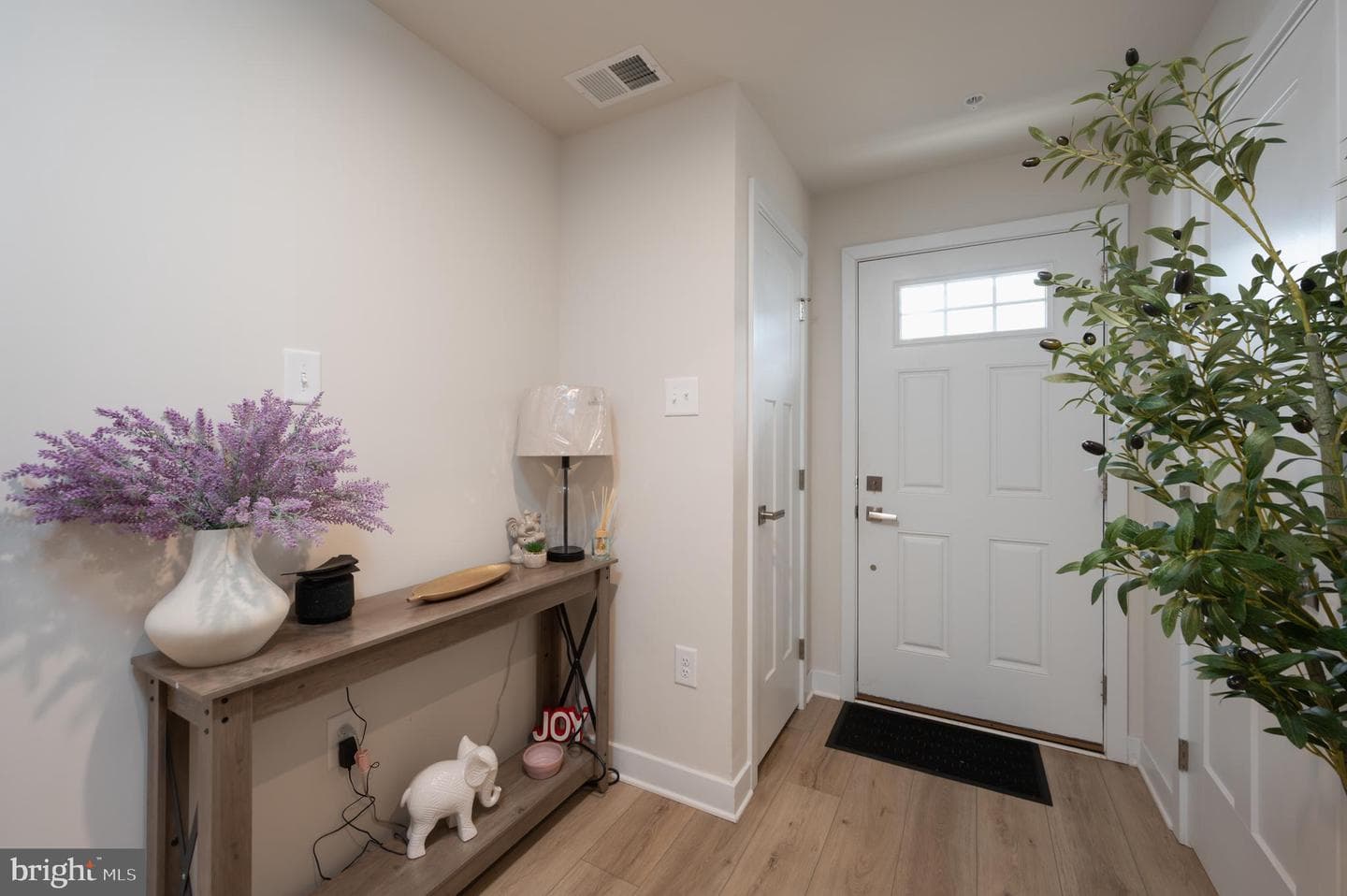121 Chase Lane photo 3