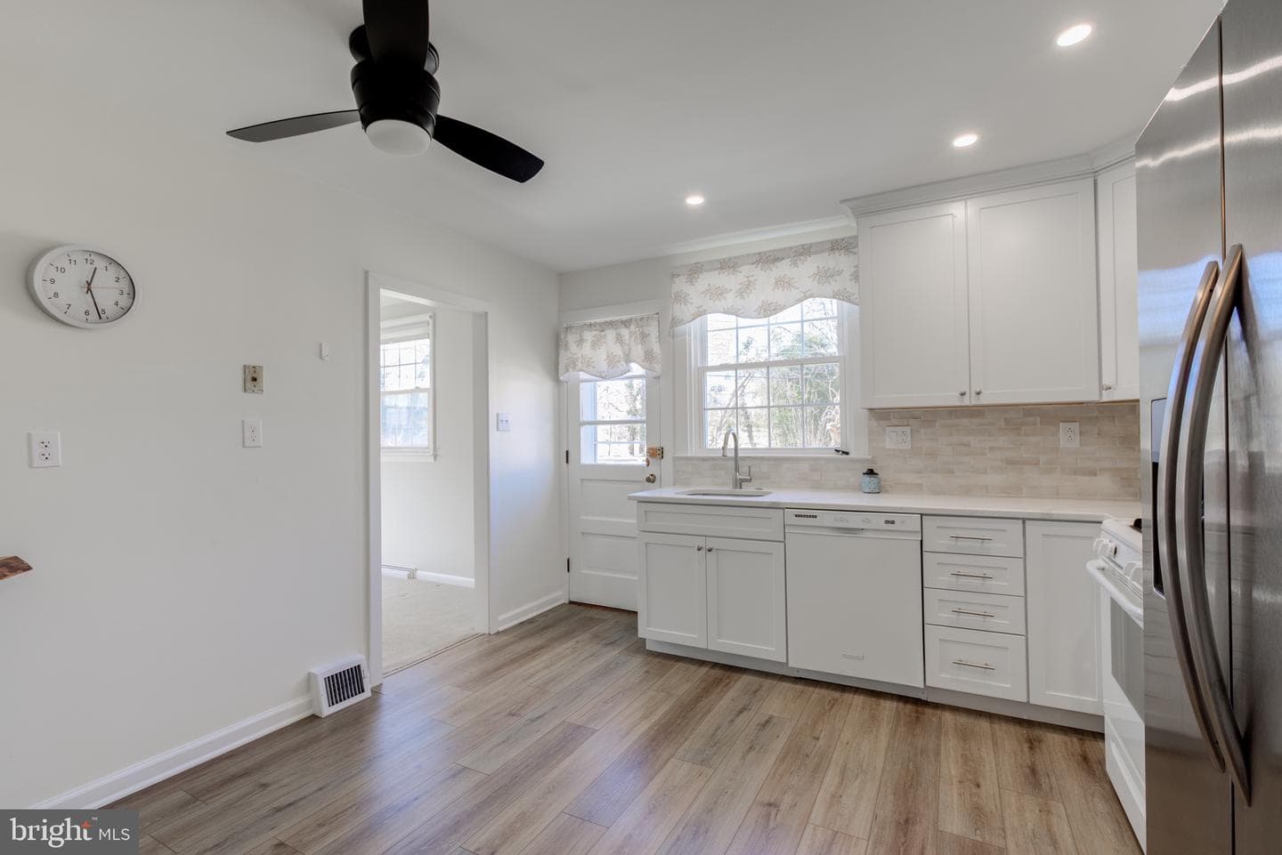 1509 E Pleasant Avenue photo 16