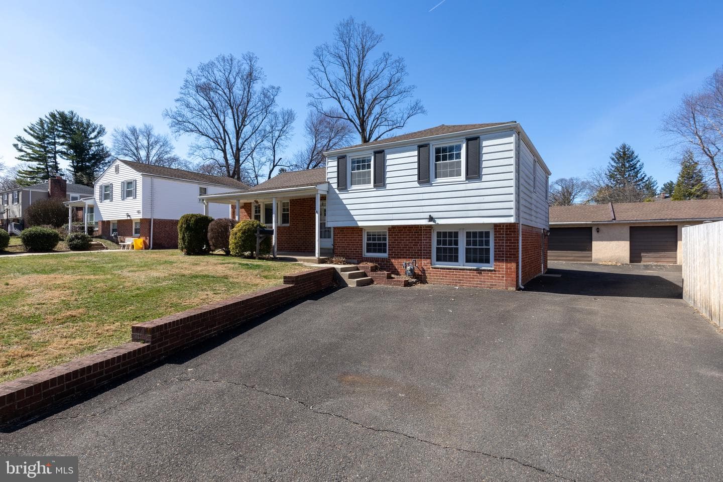 1509 E Pleasant Avenue photo 2