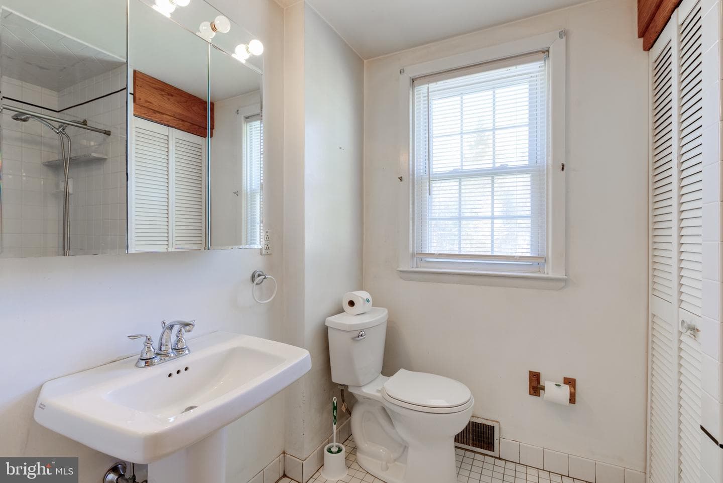 1509 E Pleasant Avenue photo 26