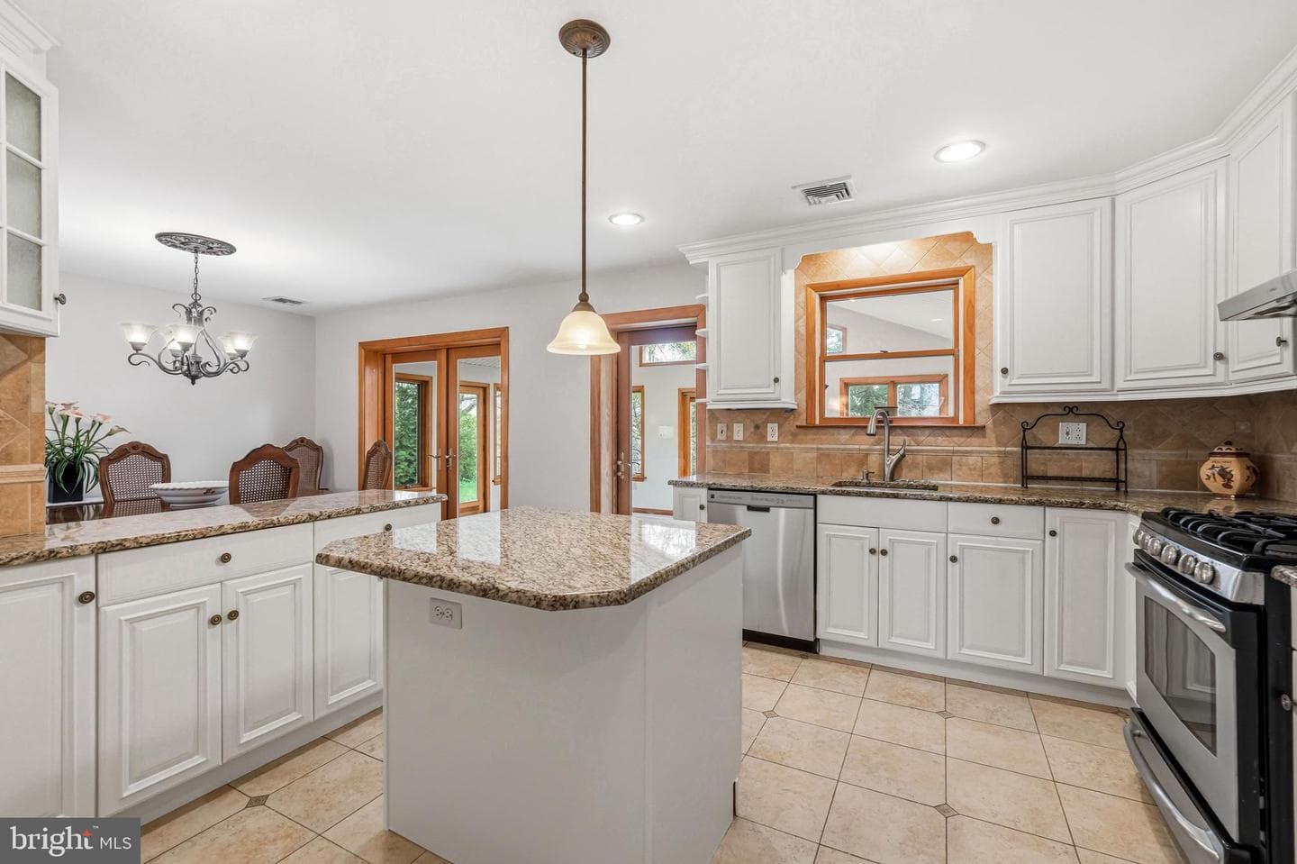 574 General Armstrong Road photo 17