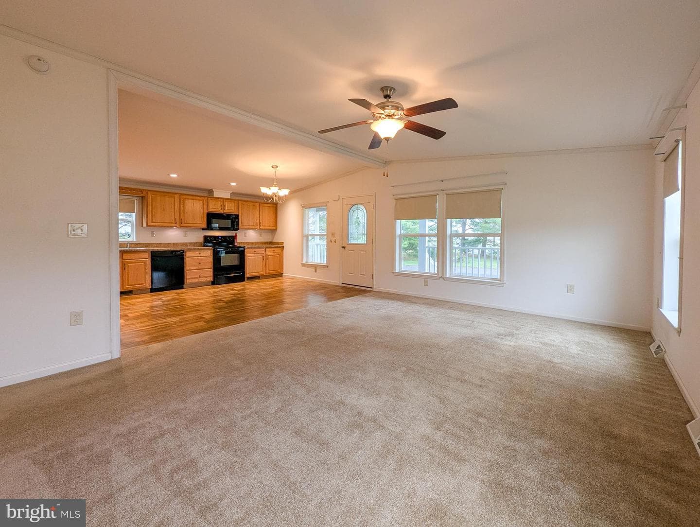 22 Holiday Avenue photo 6
