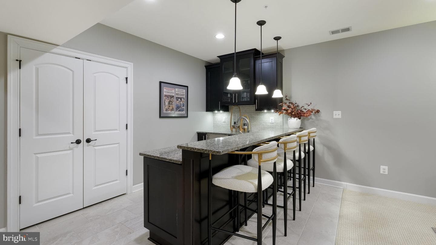 105 Brentwood Court photo 32