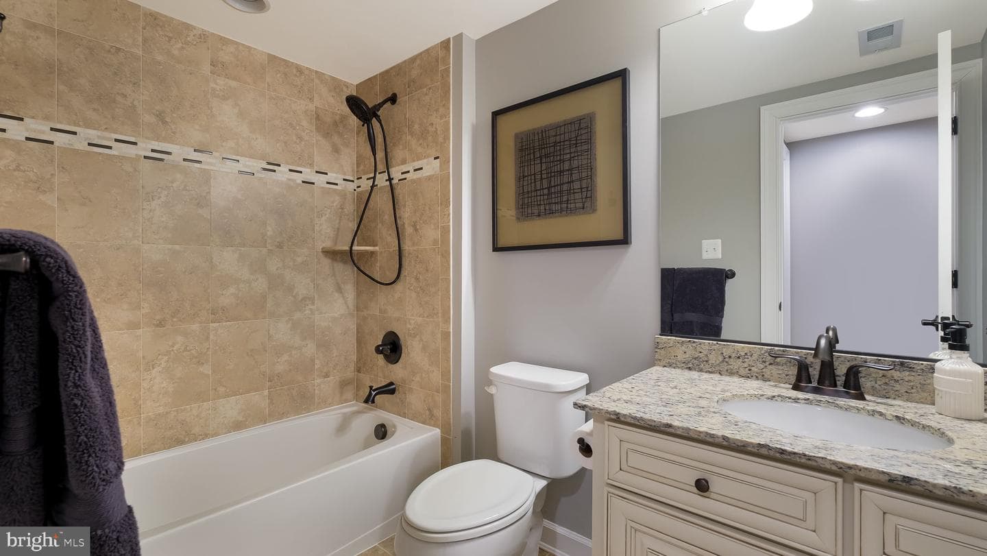 105 Brentwood Court photo 35