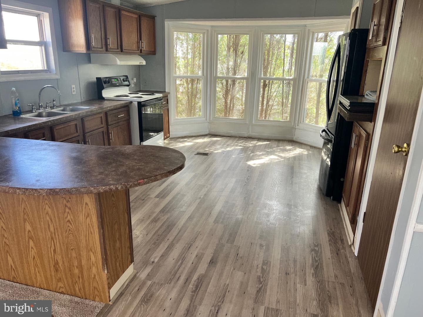 910 Lakeview Drive photo 11