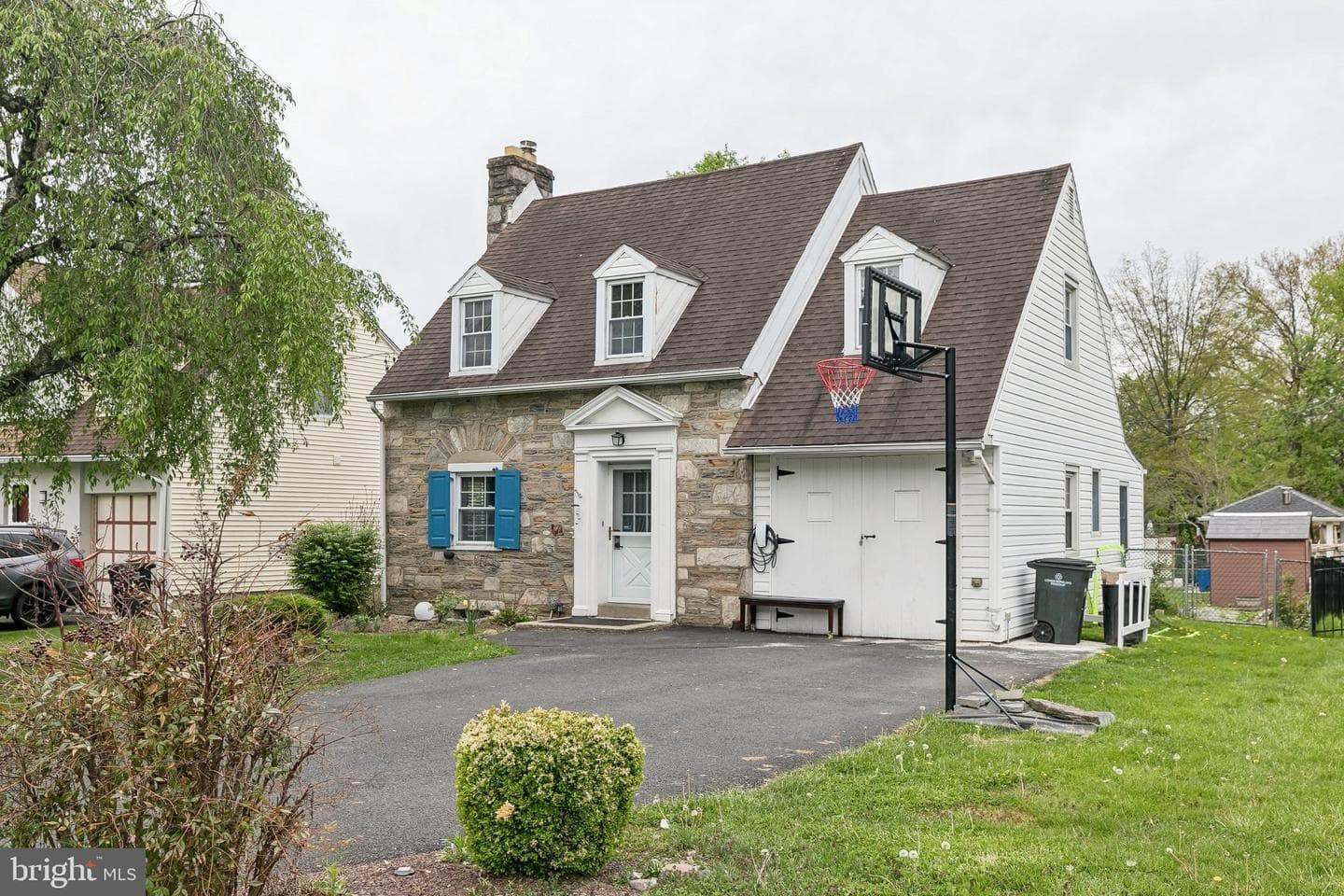 556 Anne Street photo 2