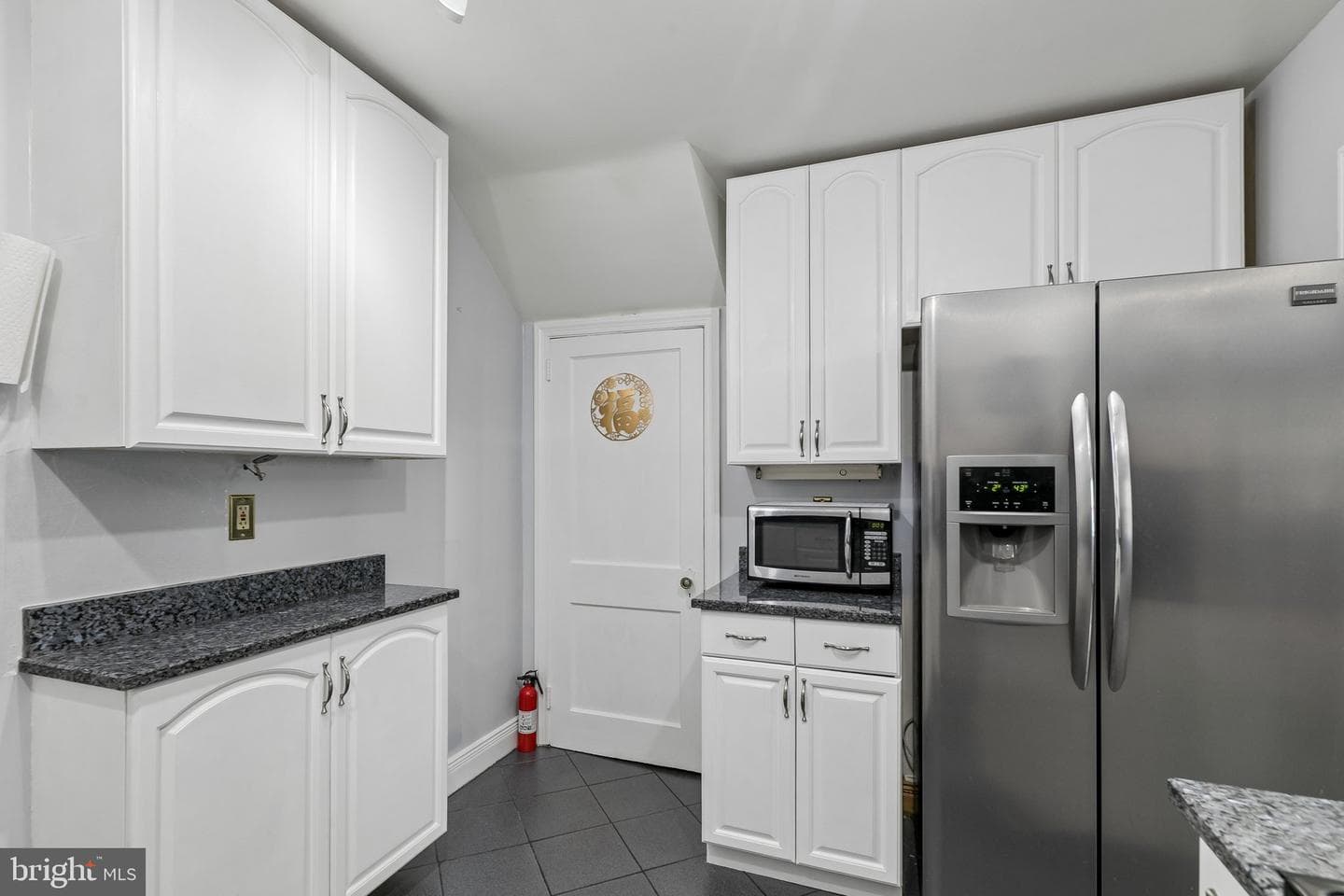 556 Anne Street photo 35