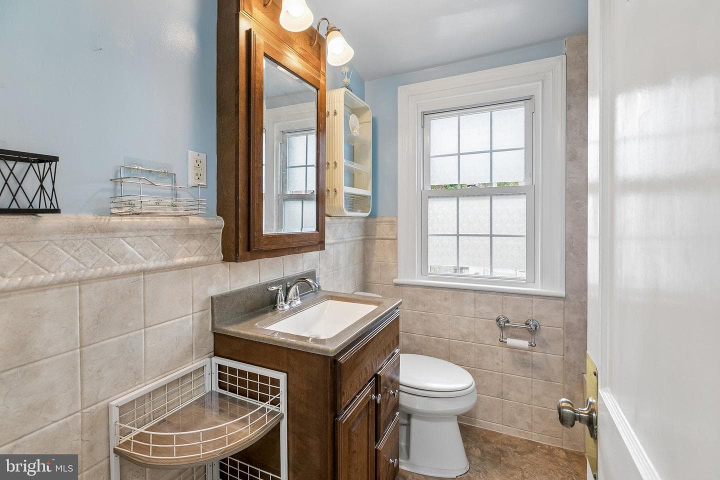 556 Anne Street photo 8