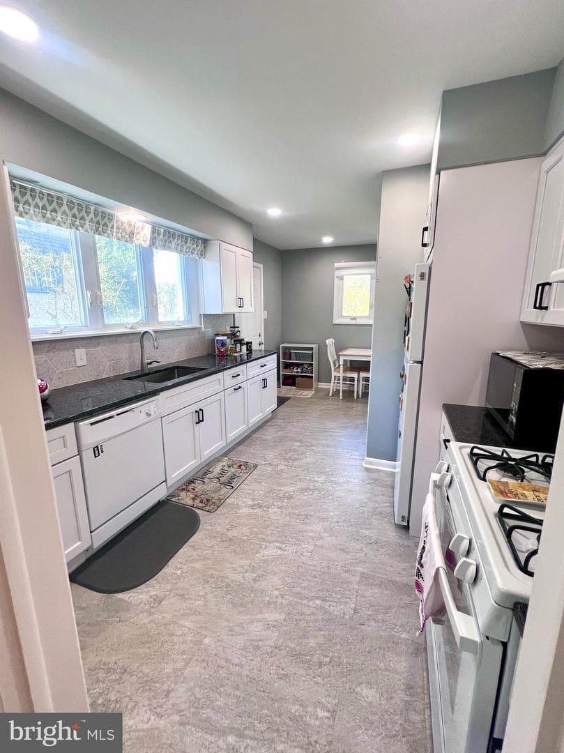 7919 Heather Road photo 15