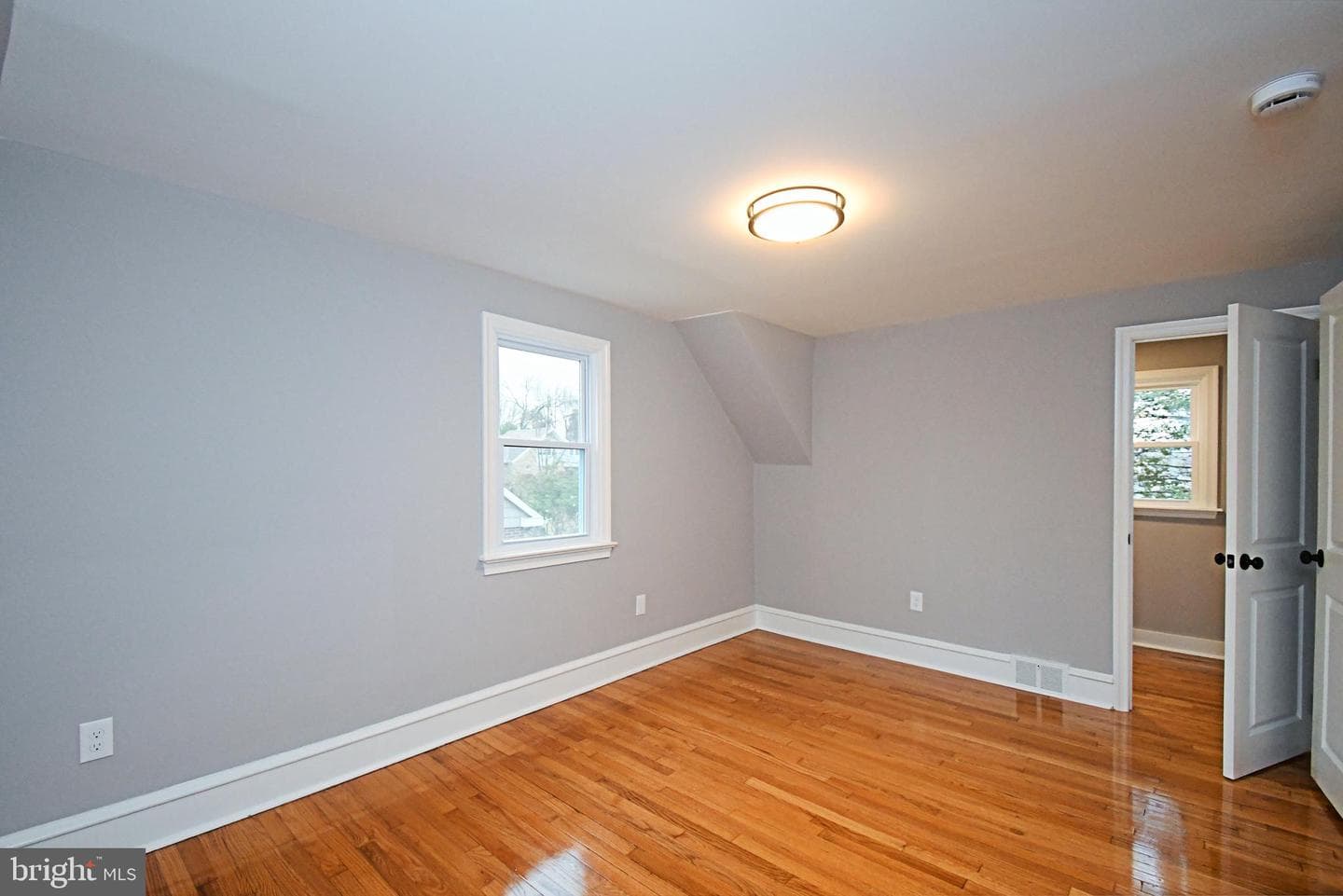 507 Croyden Road photo 30