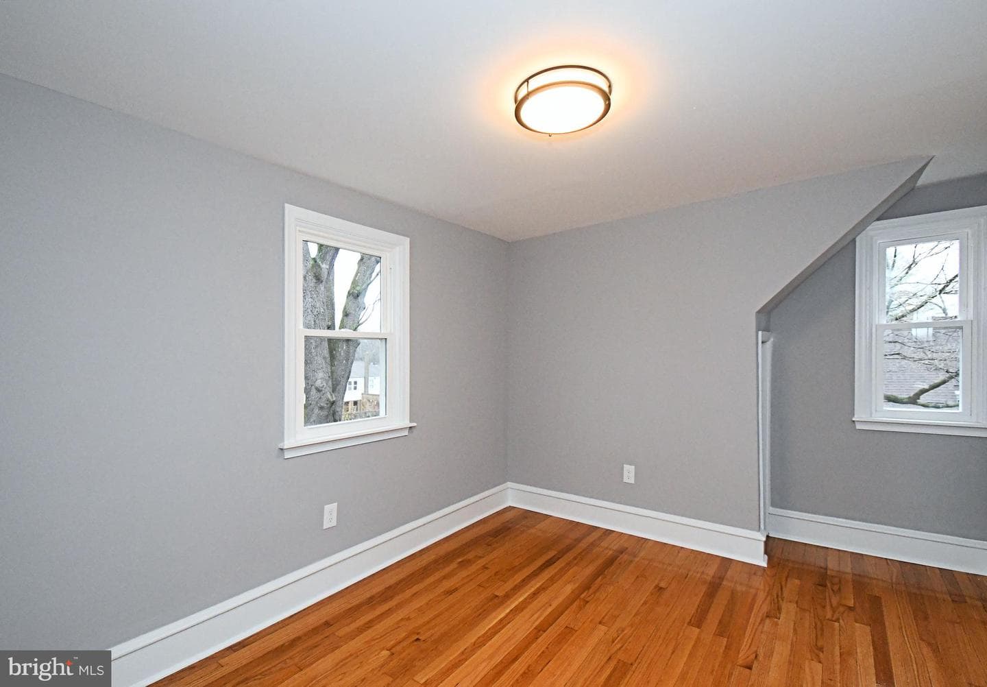 507 Croyden Road photo 34