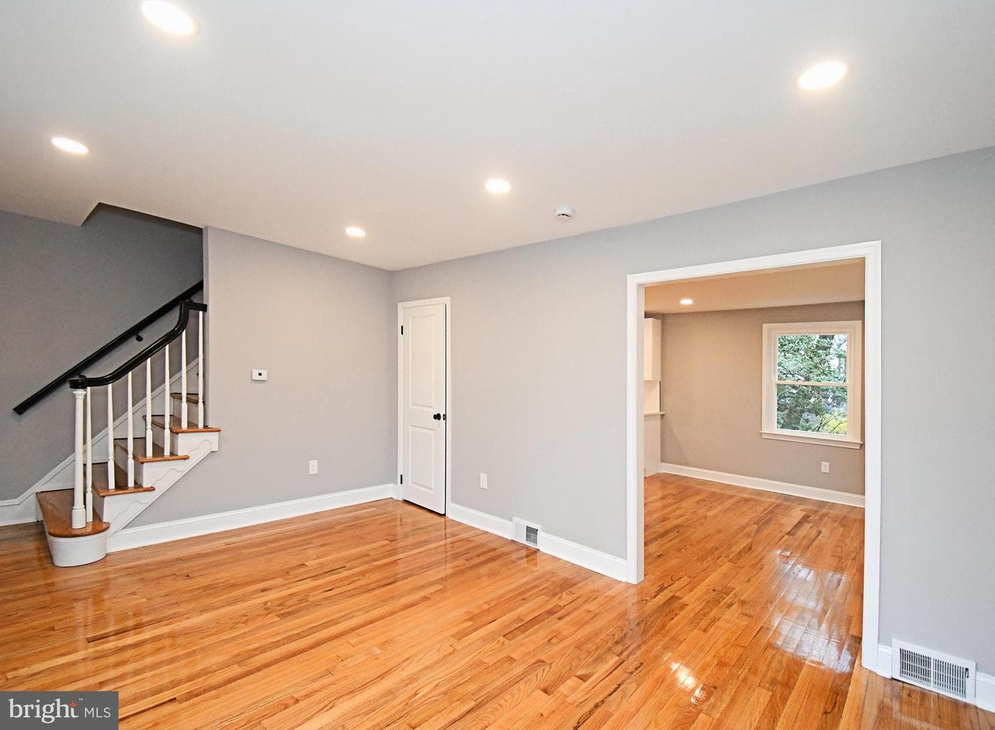 507 Croyden Road photo 6