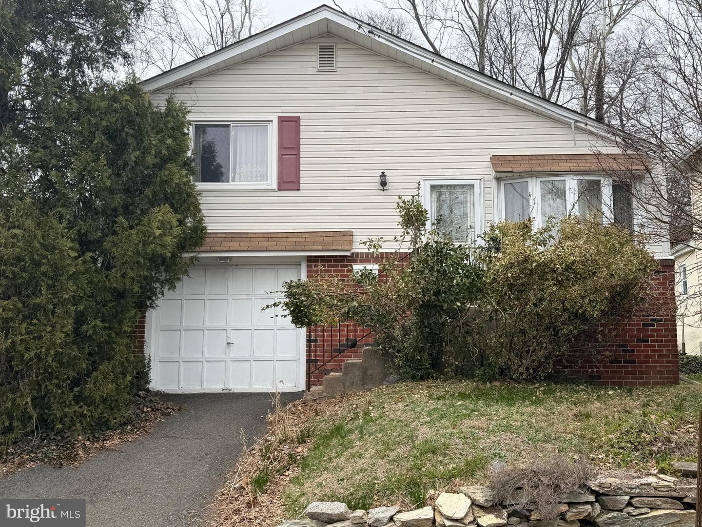 118 Egerton Avenue photo 2