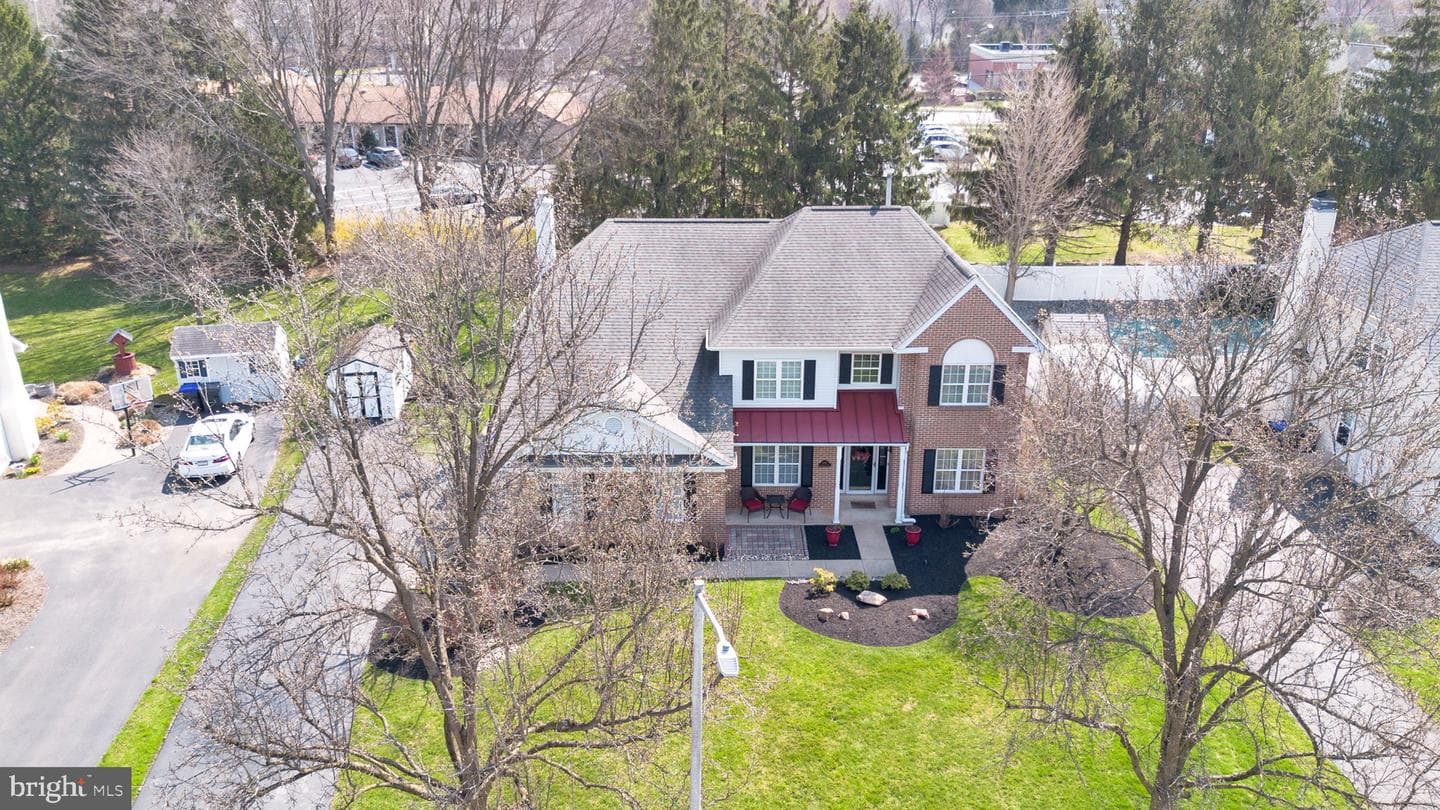 492 Shakespeare Drive photo 10