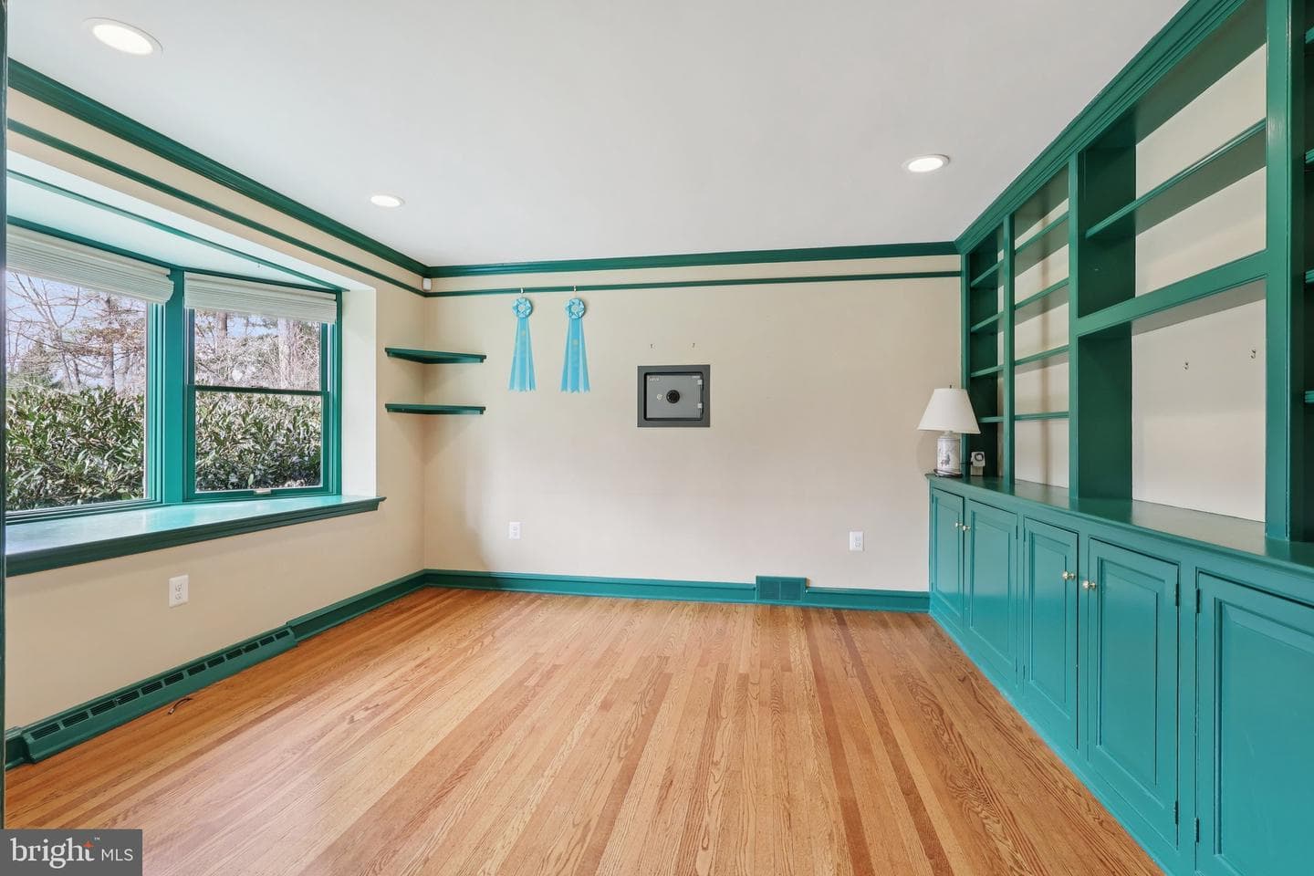 260 Mathers Road photo 32