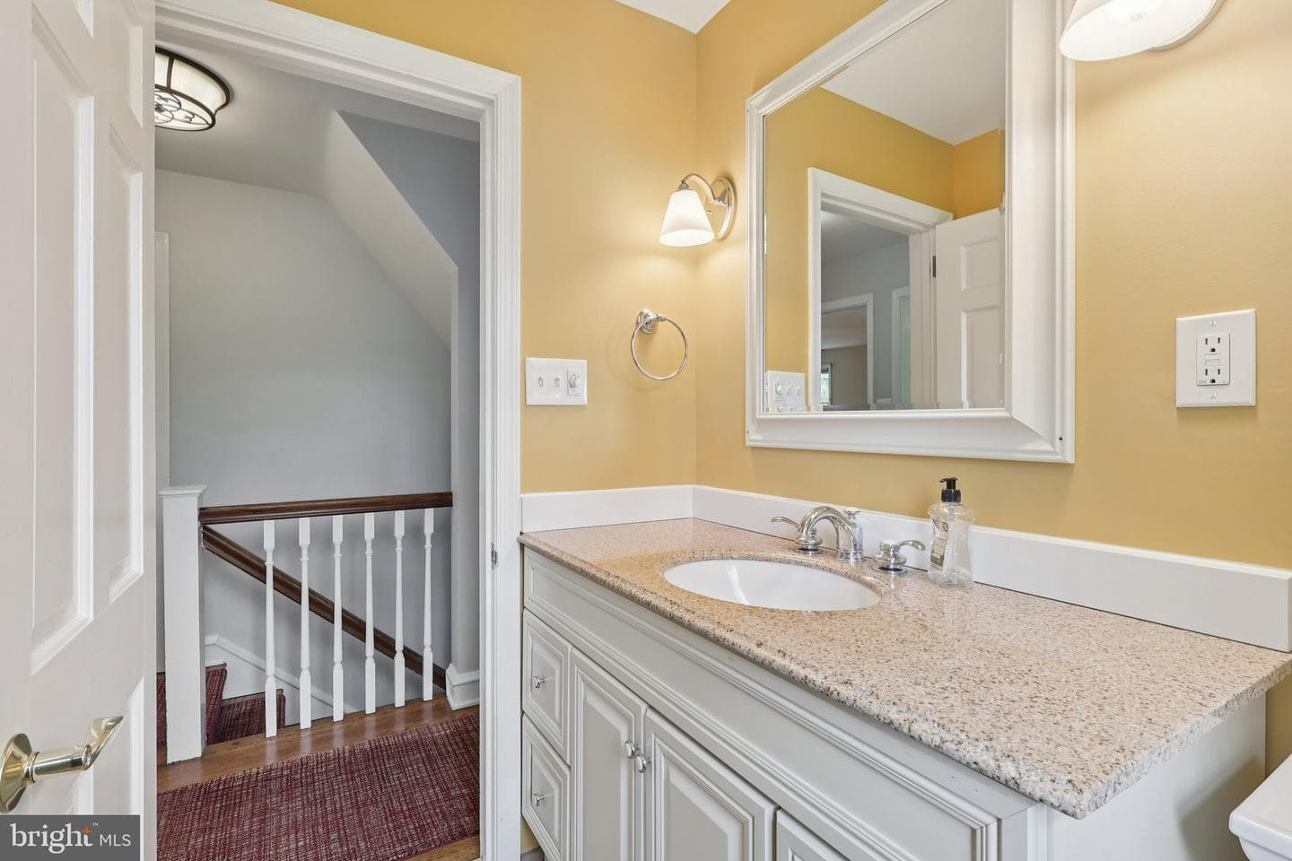 260 Mathers Road photo 34