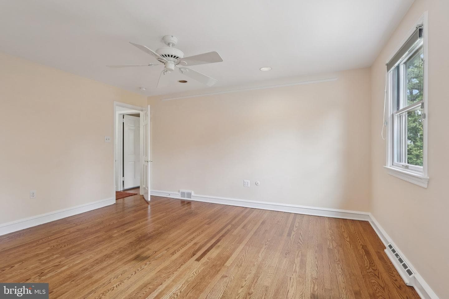 260 Mathers Road photo 44