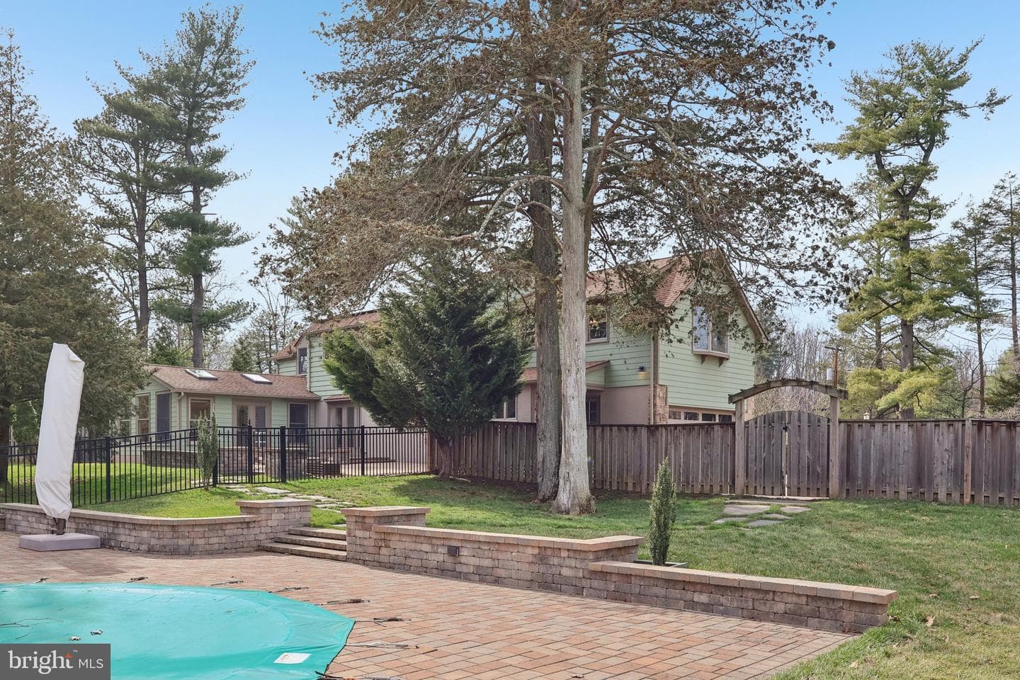 260 Mathers Road photo 62