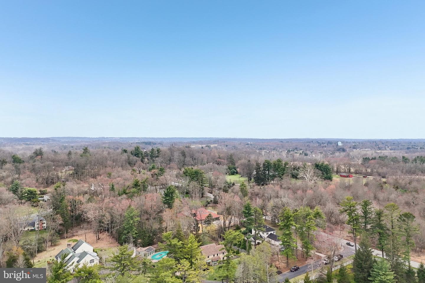 260 Mathers Road photo 81