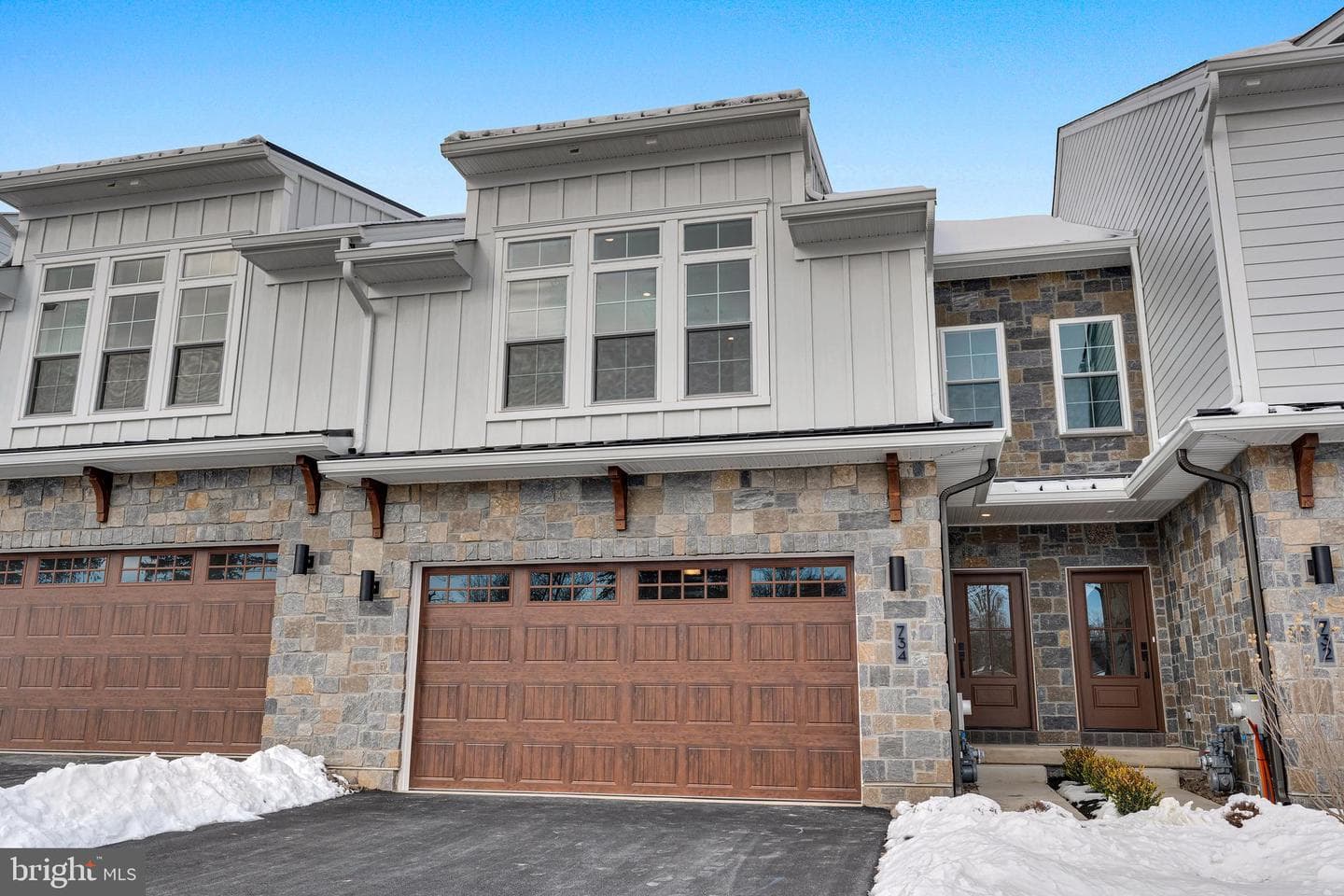 738 Carlsbad Ct.