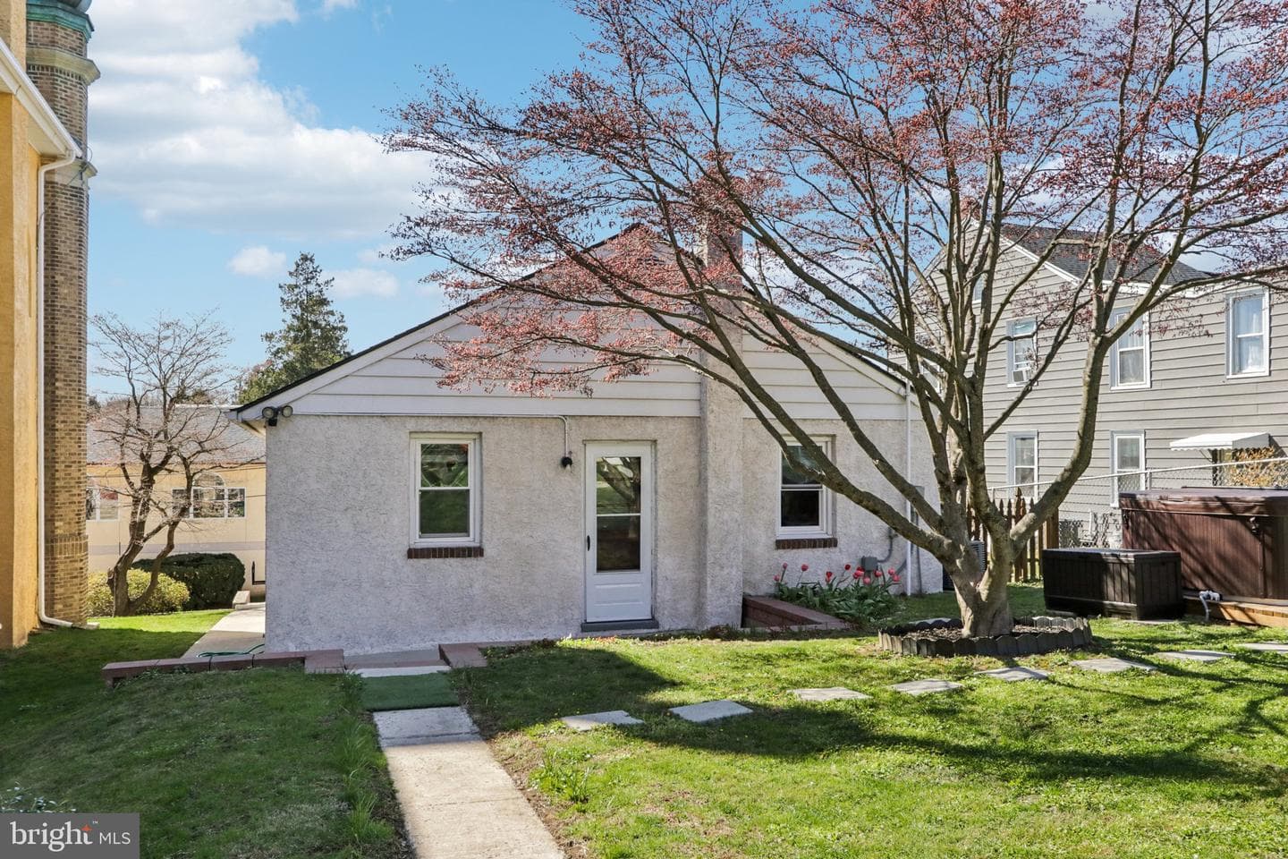 207 Amelia Street photo 45