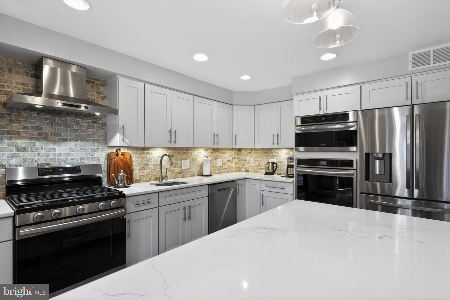 1708 Madeira Avenue photo 34