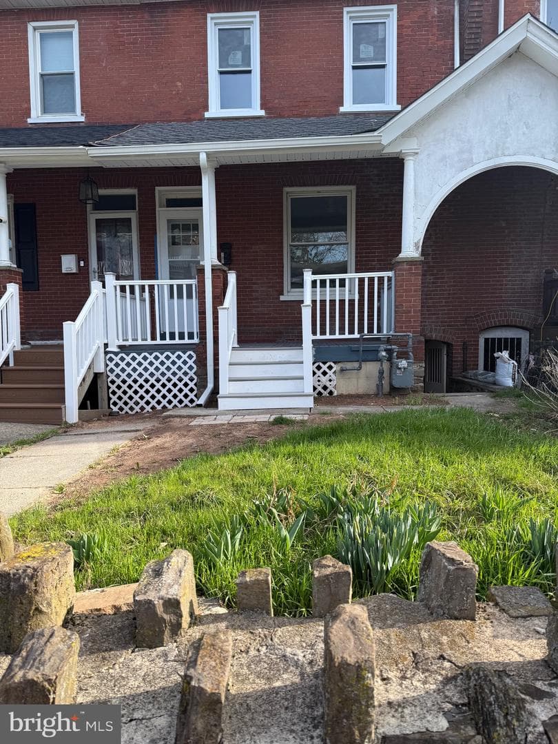 107 E 3rd Street photo 2