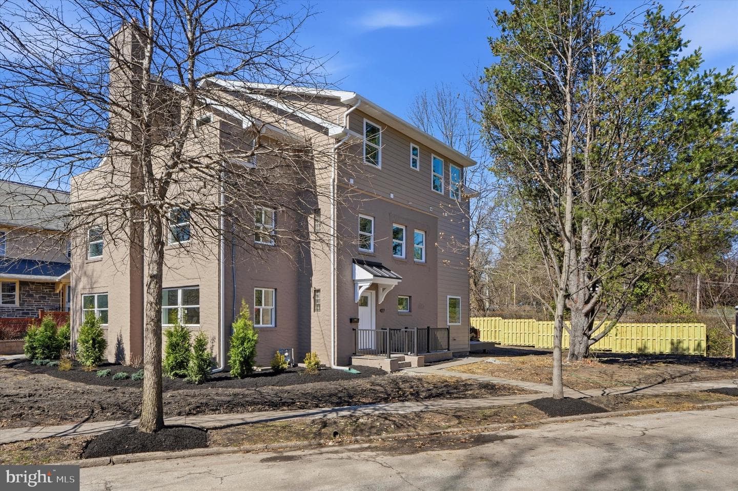 427 Grove Place photo 3