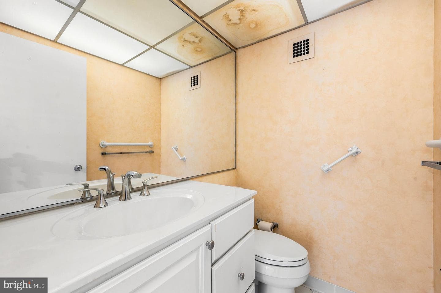 1001 City Avenue #E-306 photo 13