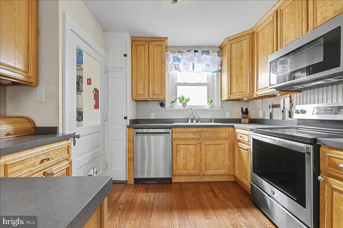 630 N Evans Street photo 12