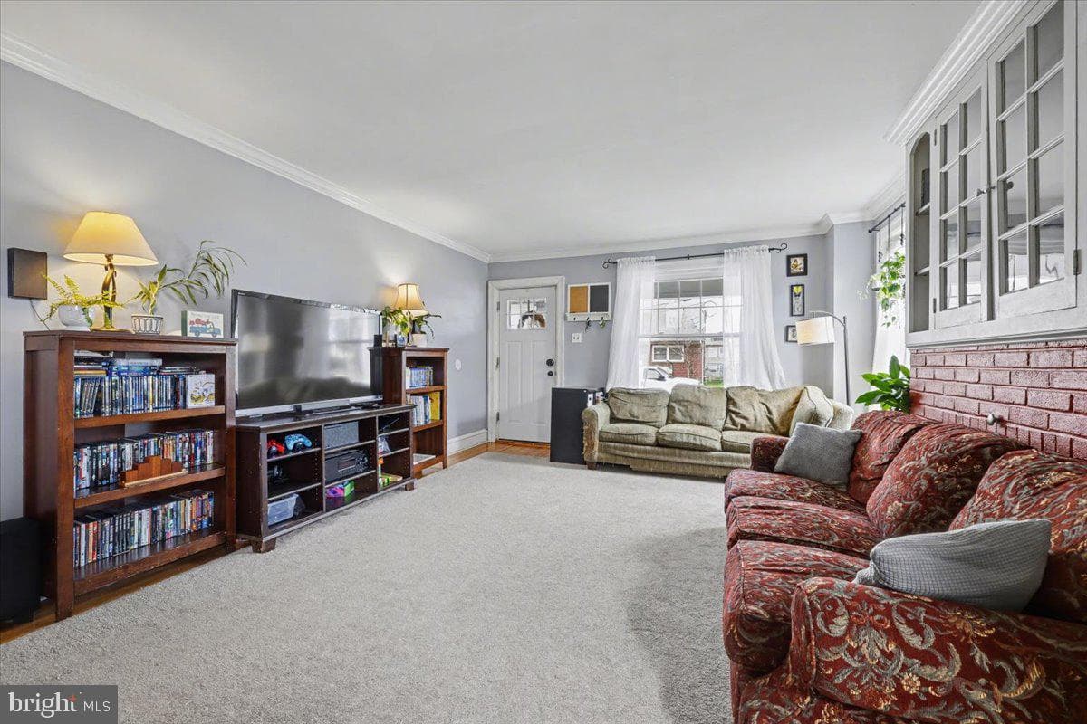 630 N Evans Street photo 8