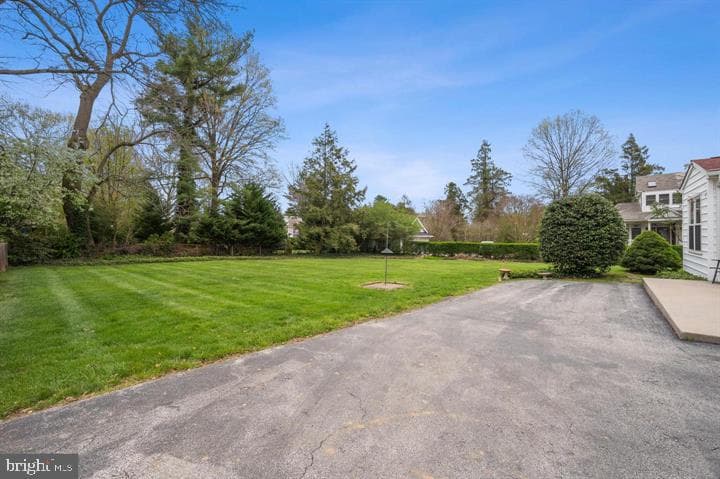 1037 Montgomery Avenue photo 2