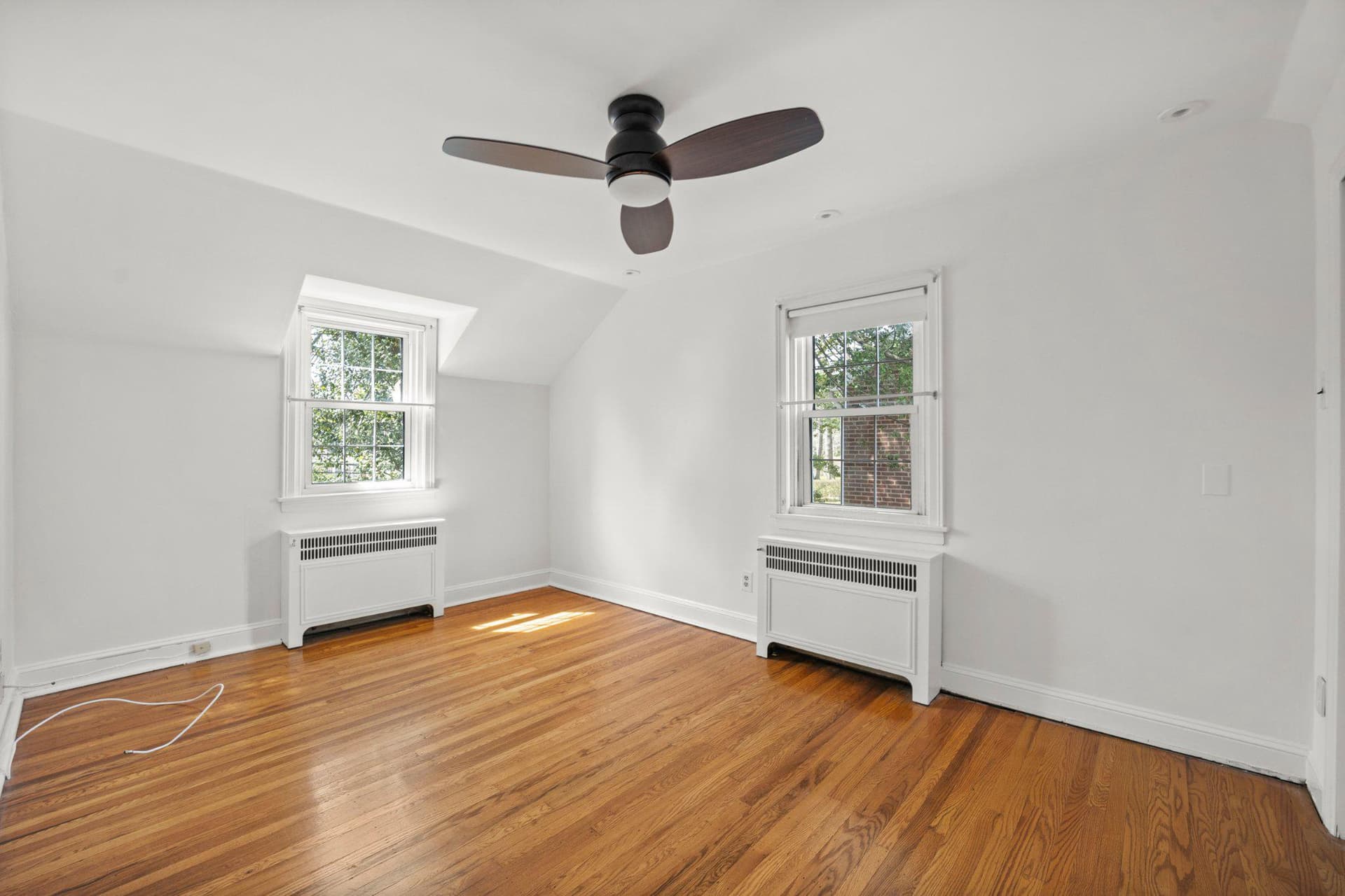 1037 Montgomery Avenue photo 22