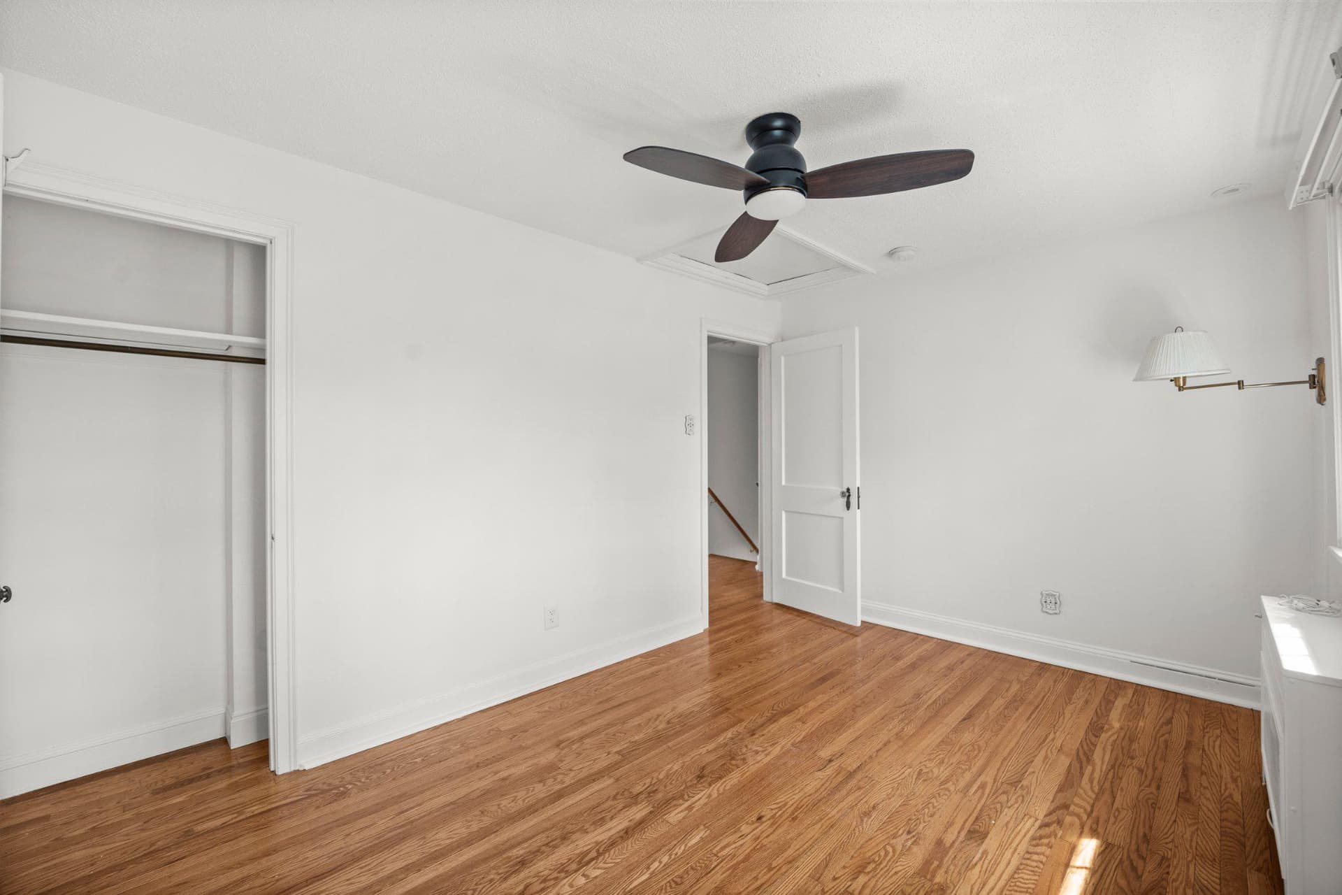 1037 Montgomery Avenue photo 24
