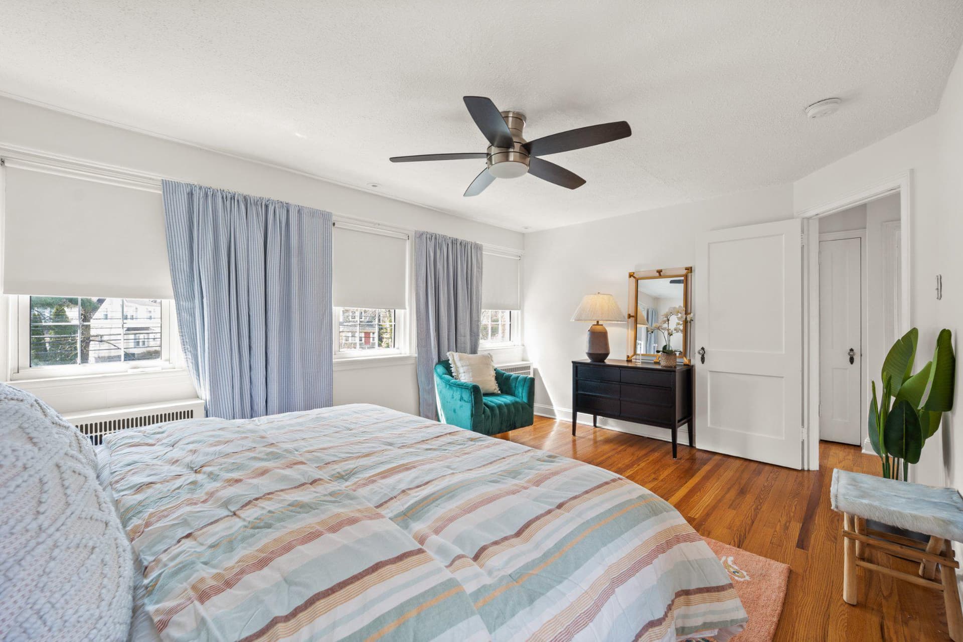 1037 Montgomery Avenue photo 27