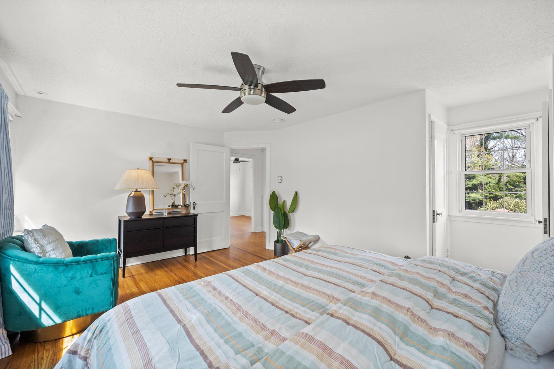 1037 Montgomery Avenue photo 28