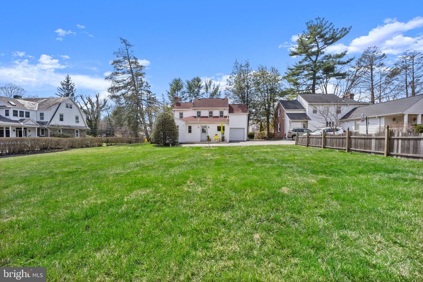 1037 Montgomery Avenue photo 3