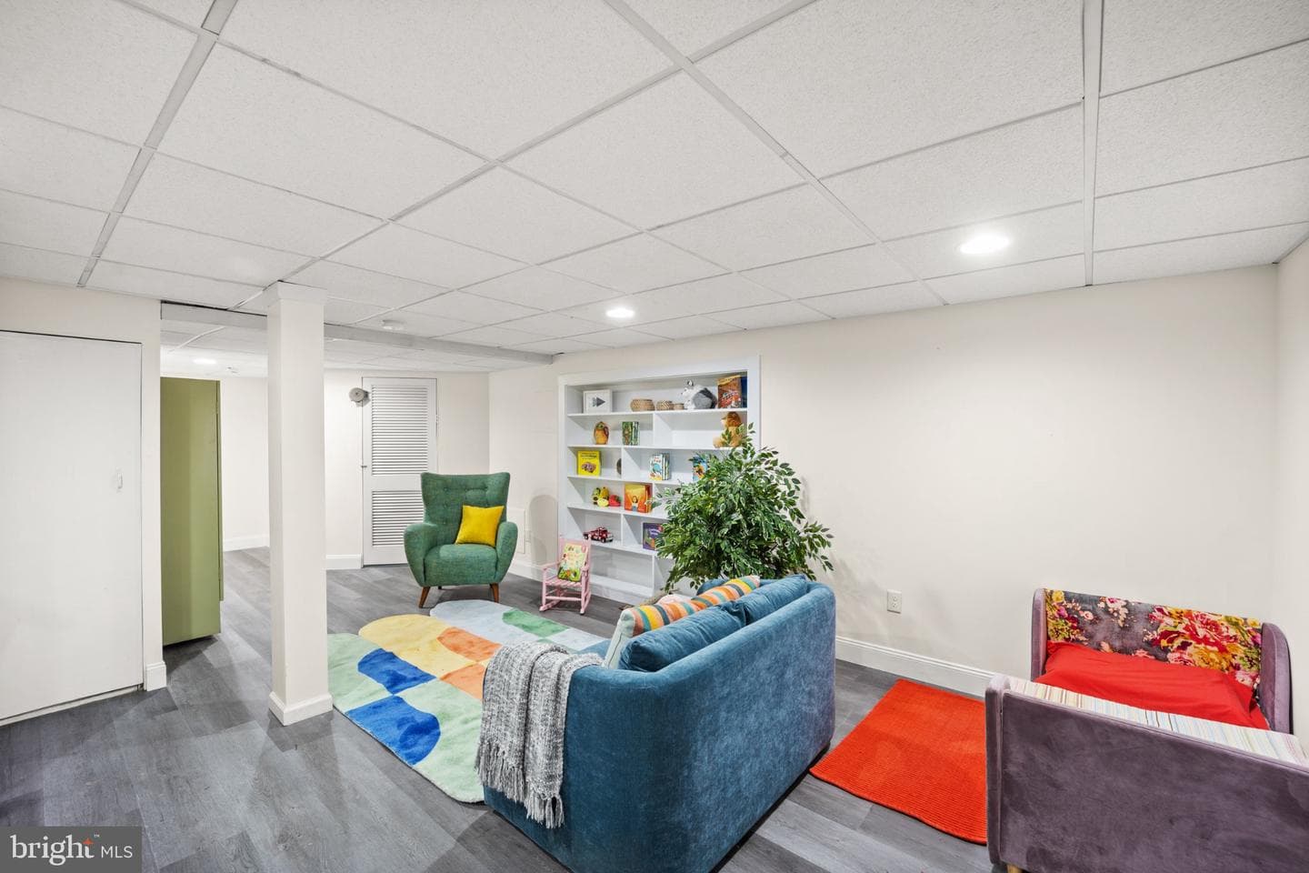 1037 Montgomery Avenue photo 30