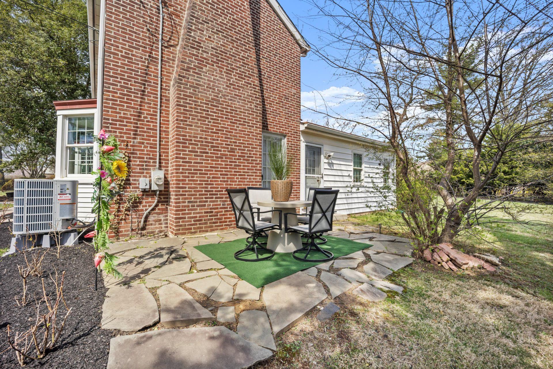 1037 Montgomery Avenue photo 31