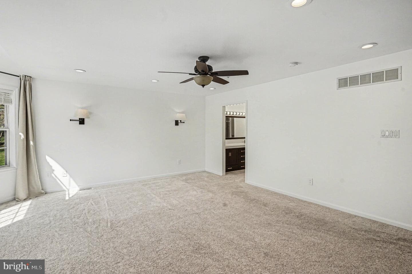 702 Crooked Lane photo 12