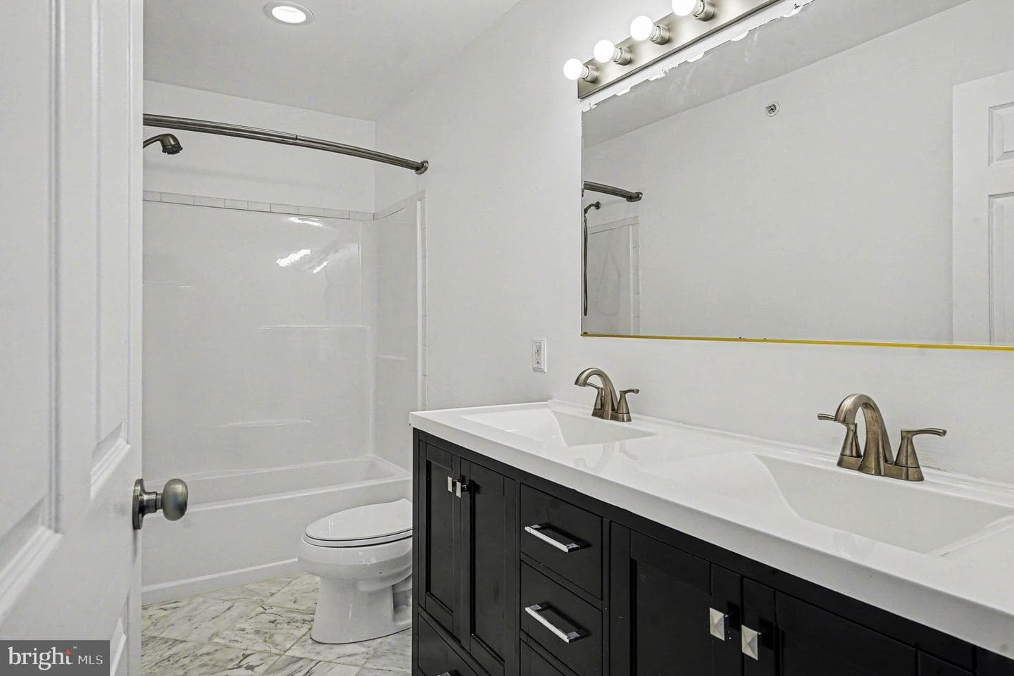 702 Crooked Lane photo 22