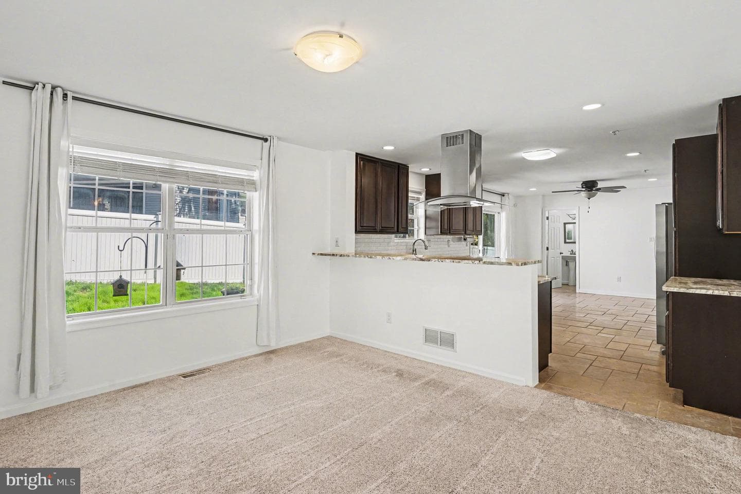 702 Crooked Lane photo 4