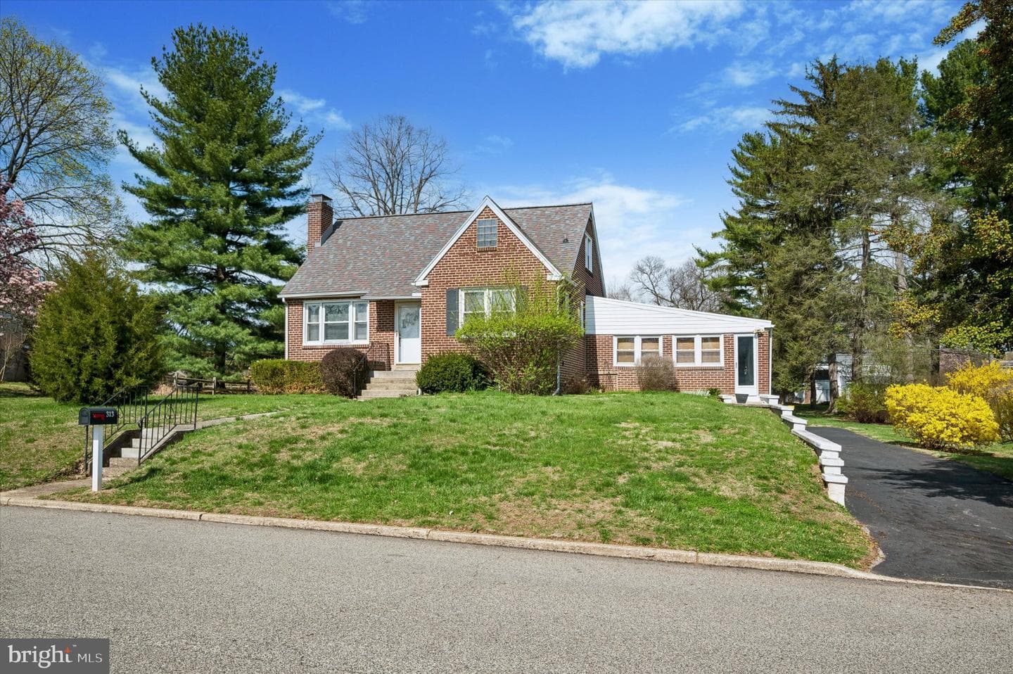 313 Heston Avenue photo 2