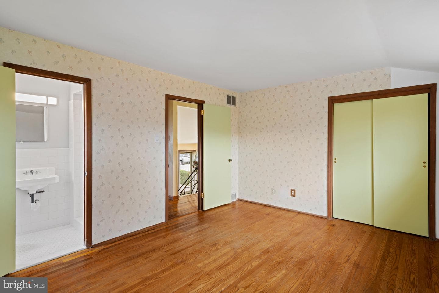 42 Lincoln Ln photo 26