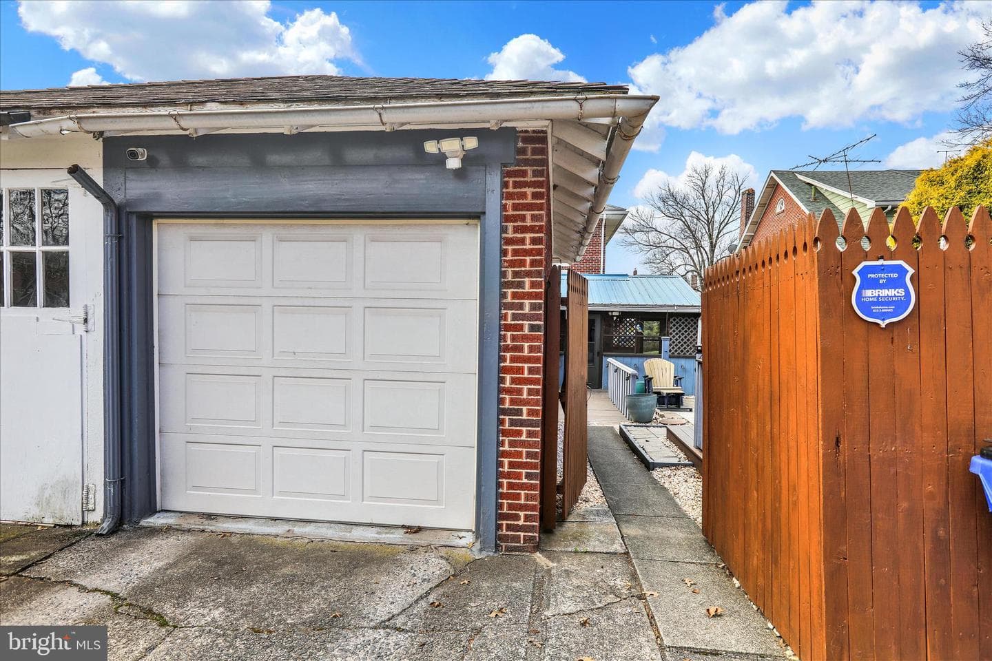 293 Diamond Street photo 25