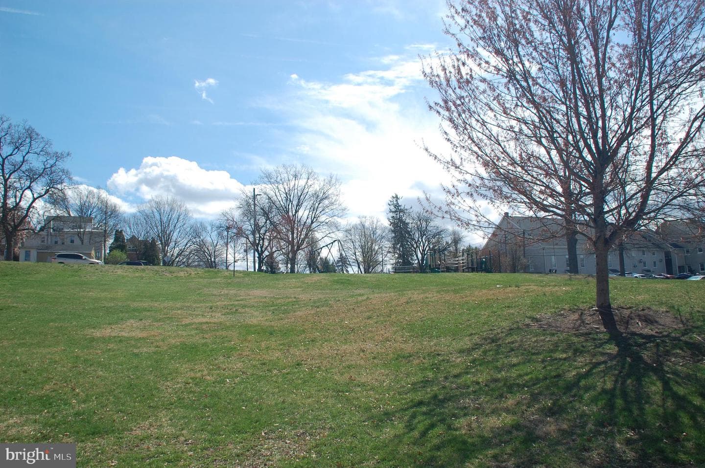 76 Hillside Avenue photo 28
